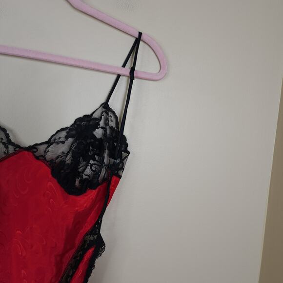 Vintage Madelon Loudon High cut Red satin Teddy with Black Lace Trim Size L - Picture 9 of 10